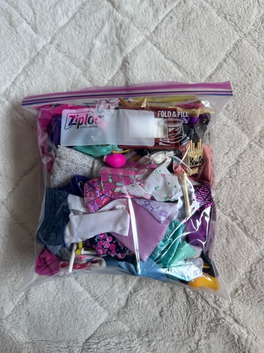 Barbie | Gallon zip Lock Bag Of Barbie & Ken Clothes and accessories - Picture 2 of 4